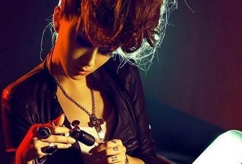 淓淓广场舞《高原格桑花》演出.队形版口令分解动作教学