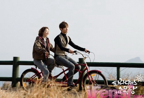 坐着高铁回家乡广场舞